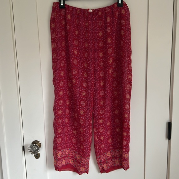 Josie Other - 🕶️Josie Natori Pink/Red Wanderlust Drawstring sheer Capri Pants L